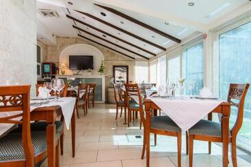 Heritage Hotel Vila Sikaa