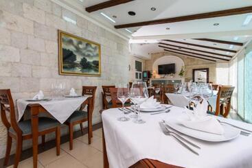 Heritage Hotel Vila Sikaa