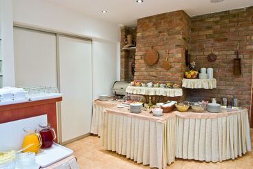 هتل Villa Midea
