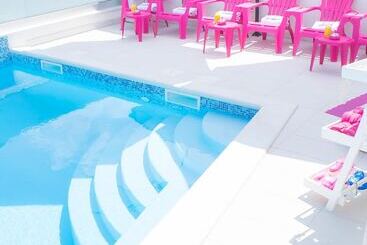 هتل Villa Midea