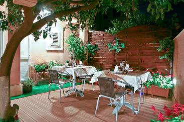 هتل Villa Midea