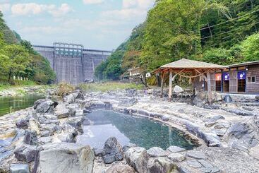 هتل Ooedo Onsen Monogatari Terunoyu