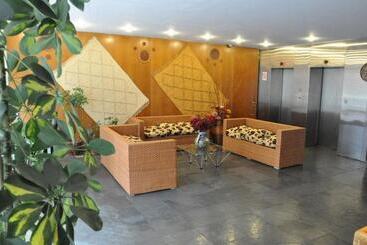 Versalles Suites