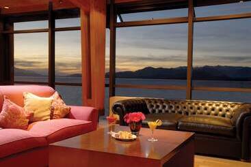 هتل Alma Del Lago Suites & Spa