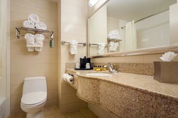 هتل Best Western Plus Plaza