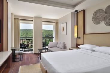 هتل Courtyard By Marriott Mahabaleshwar