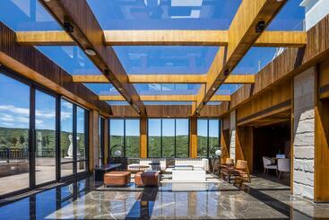 هتل Courtyard By Marriott Mahabaleshwar