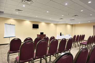 هتل Days Inn By Wyndham Brampton