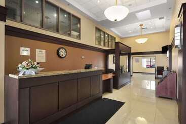 هتل Days Inn By Wyndham Brampton