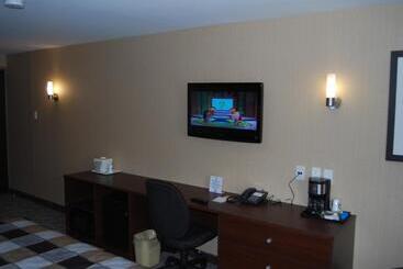 هتل Days Inn By Wyndham Brampton