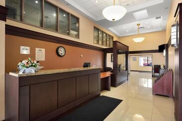 هتل Days Inn By Wyndham Brampton