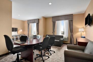 هتل Days Inn By Wyndham Brampton