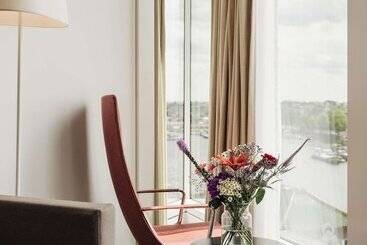 هتل Doubletree By Hilton  Amsterdam Centraal Station