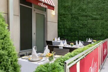 هتل Doubletree By Hilton New York Downtown