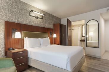 هتل Doubletree By Hilton New York Downtown