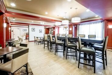 هتل Hampton Inn Montgomery South Airport