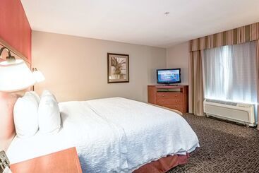 هتل Hampton Inn Montgomery South Airport