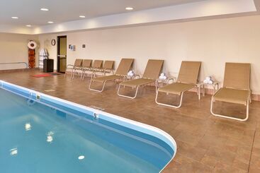 هتل Hampton Inn & Suites Daytonvandalia