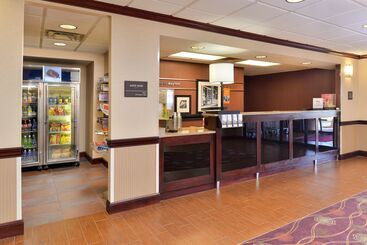 هتل Hampton Inn & Suites Daytonvandalia