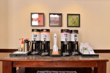 هتل Hampton Inn & Suites Daytonvandalia