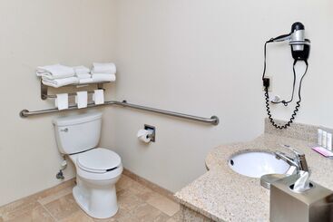 هتل Hampton Inn & Suites Daytonvandalia