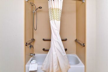 هتل Hampton Inn & Suites Daytonvandalia