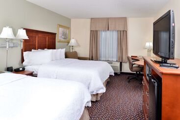 هتل Hampton Inn & Suites Daytonvandalia