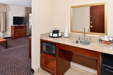 هتل Hampton Inn & Suites Daytonvandalia