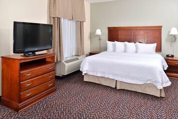 هتل Hampton Inn & Suites Daytonvandalia