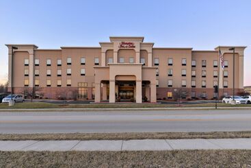 هتل Hampton Inn & Suites Daytonvandalia