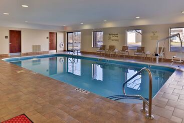 هتل Hampton Inn & Suites Daytonvandalia