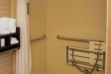 هتل Hampton Inn & Suitesknoxville/north I75