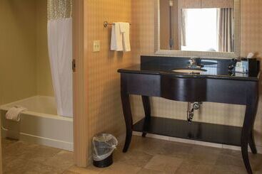 هتل Hampton Inn & Suitesknoxville/north I75