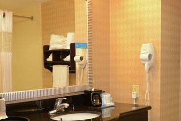 هتل Hampton Inn & Suitesknoxville/north I75