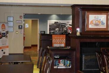 هتل Hampton Inn & Suitesknoxville/north I75