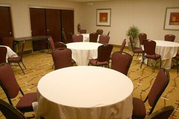 هتل Hampton Inn & Suitesknoxville/north I75
