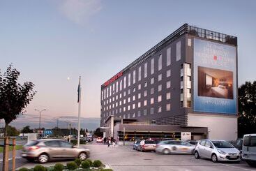 هتل Hilton Garden Inn Krakow