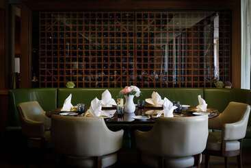 هتل Hilton London Syon Park