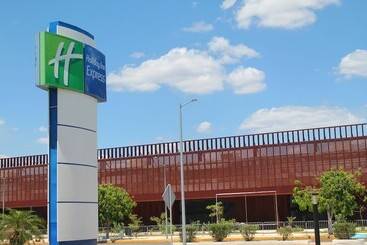 هتل Holiday Inn Express Mérida, An Ihg