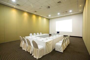 هتل Holiday Inn Express Mérida, An Ihg