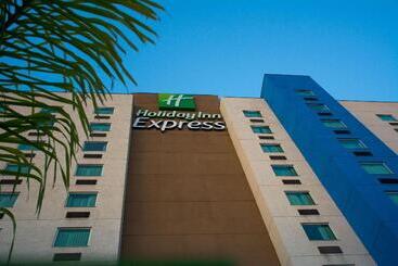 هتل Holiday Inn Express Saltillo Zona Aeropuerto, An Ihg