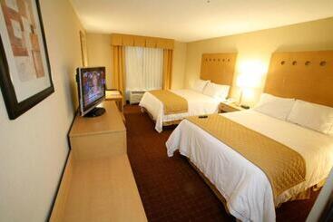 هتل Holiday Inn Express Saltillo Zona Aeropuerto, An Ihg