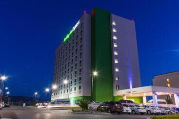 هتل Holiday Inn Express Saltillo Zona Aeropuerto, An Ihg