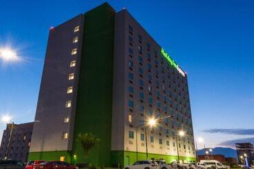 هتل Holiday Inn Express Saltillo Zona Aeropuerto, An Ihg