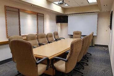 هتل Holiday Inn Express Saltillo Zona Aeropuerto, An Ihg