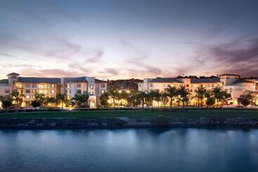 هتل Homewood Suites By Hilton San Diego Airport/liberty Station