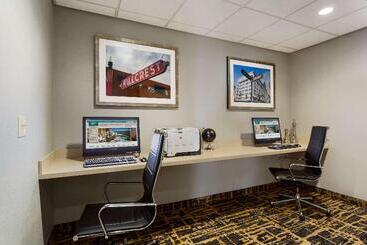 هتل Homewood Suites By Hilton San Diego Airport/liberty Station