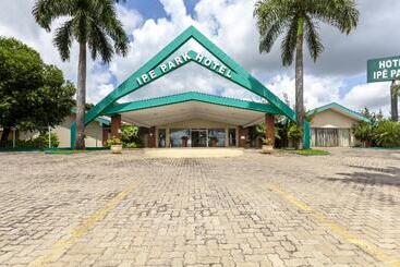 هتل Ipe Park Convention