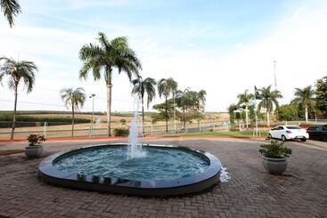 هتل Ipe Park Convention