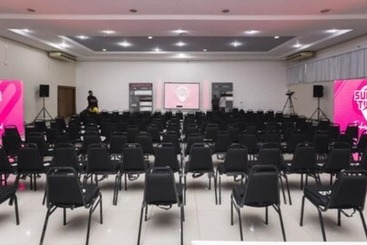 هتل Ipe Park Convention